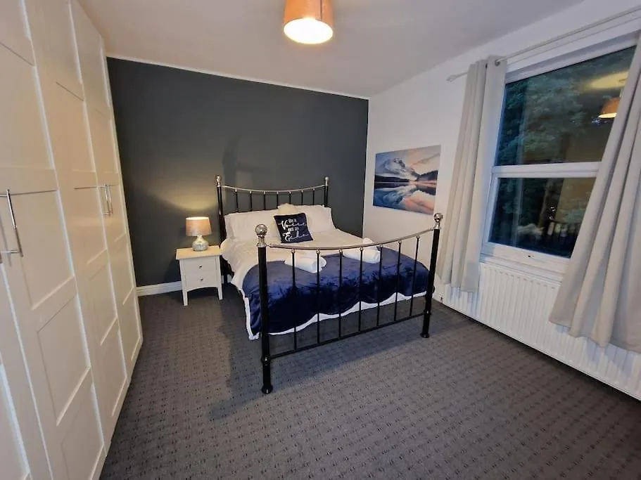 Stunning 3 Bedroom Near Ng Hospital Sheffield